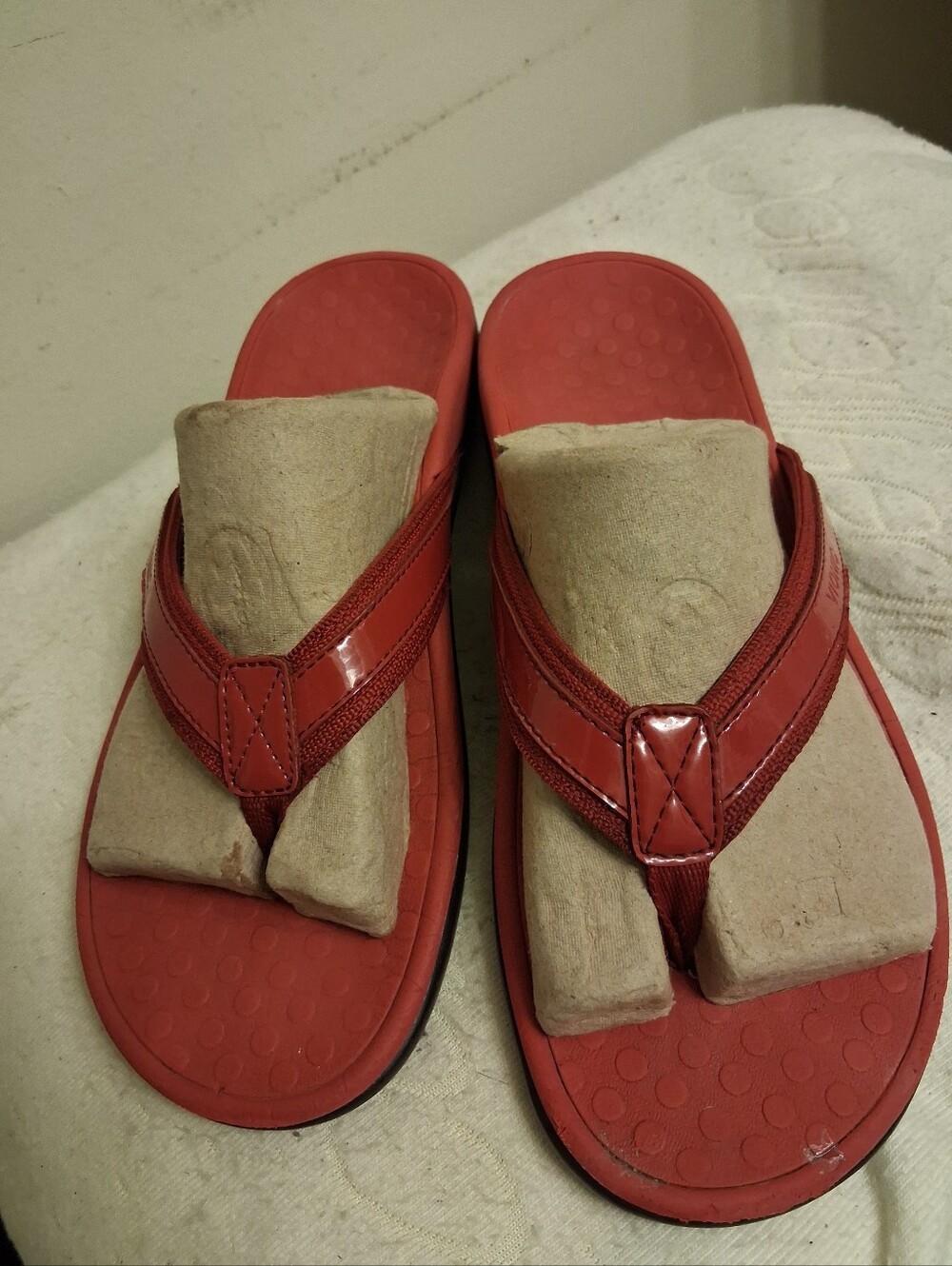 Womens Vionc Red Textured Flip Flops Slippres Size 8